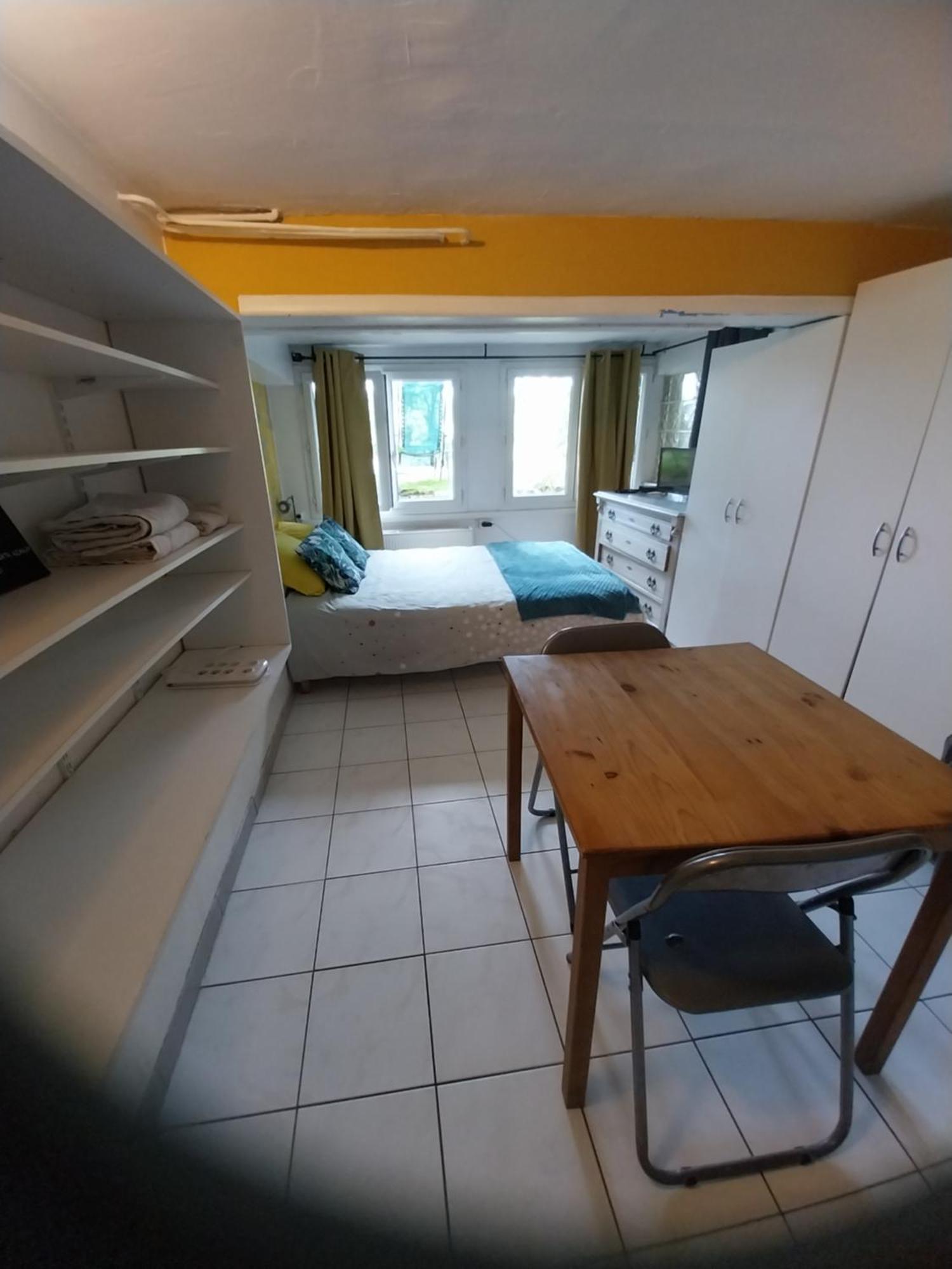 Les Seringats Poissy Extérieur photo