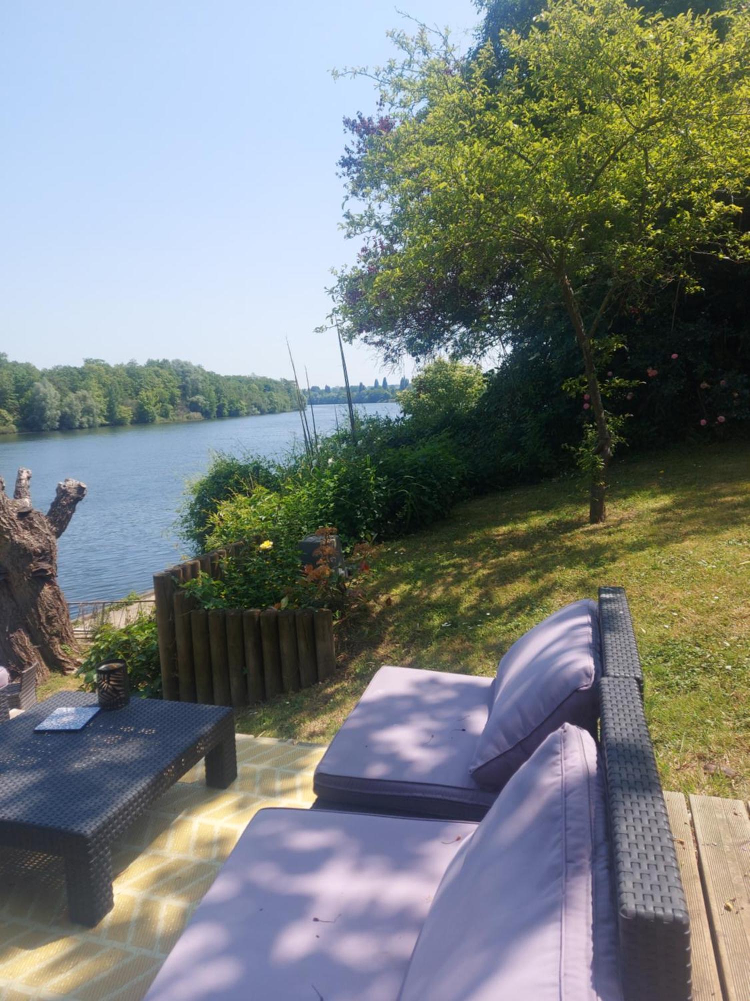 Les Seringats Poissy Extérieur photo