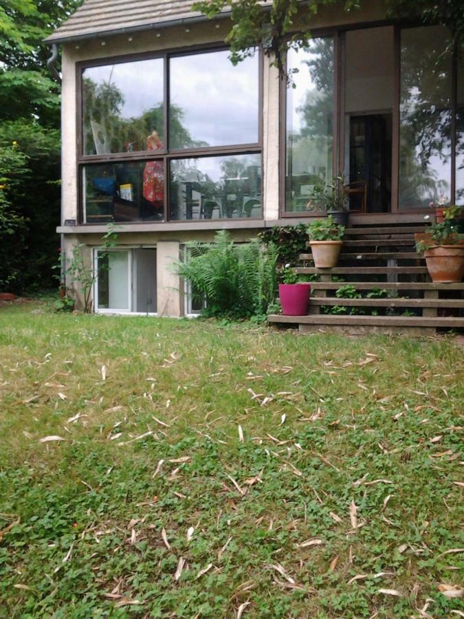 Les Seringats Poissy Extérieur photo