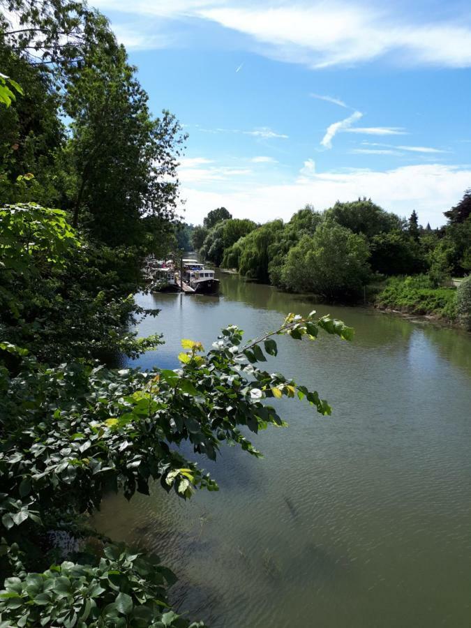Les Seringats Poissy Extérieur photo