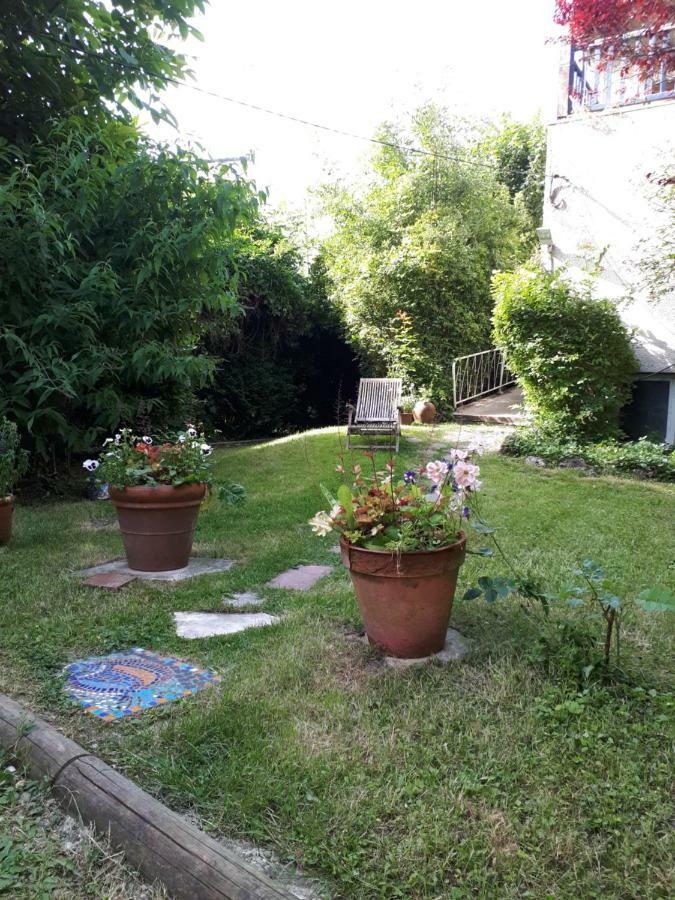 Les Seringats Poissy Extérieur photo